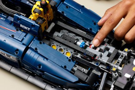 LEGO® Technic: Αυτοκίνητο Oracle Red Bull Racing RB20 F1 (42206) - Image 5