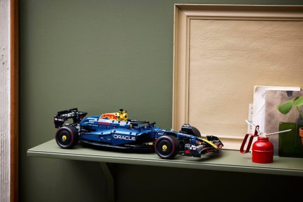 LEGO® Technic: Αυτοκίνητο Oracle Red Bull Racing RB20 F1 (42206) - Image 8