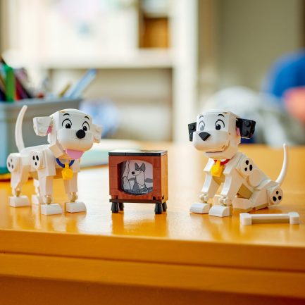 LEGO® Disney Classic: Lucky & Penny 101 Dalmatians Puppies (43271) - Image 8