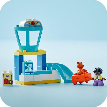 LEGO® DUPLO® Town: First Time at the Airport (10443) - Image 5