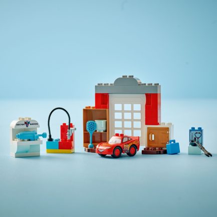 LEGO® DUPLO® Disney and Pixar: Cars McQueen’s Visit to Doc’s Garage (10456) - Image 6
