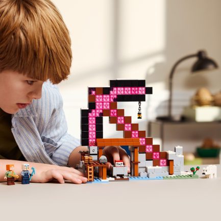 LLEGO® Minecraft®: Το Ορυχείο-Αξίνα (21277) - Image 4