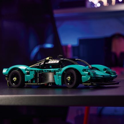 LEGO® Technic™: Aston Martin Valkyrie (42208) - Image 8