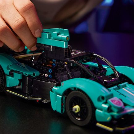 LEGO® Technic™: Aston Martin Valkyrie (42208) - Image 9
