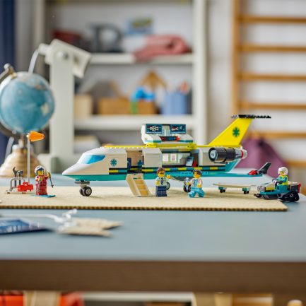 LEGO® City: Emergency Air Ambulance Plane (60465) - Image 3