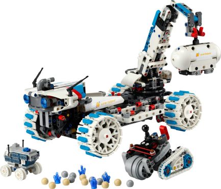 LEGO Technic  Lunar Outpost Moon Rover Space Vehicle (42211) - Image 2