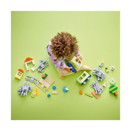 LEGO® DUPLO® Town: Interactive Adventure Train (10427) - Image 4