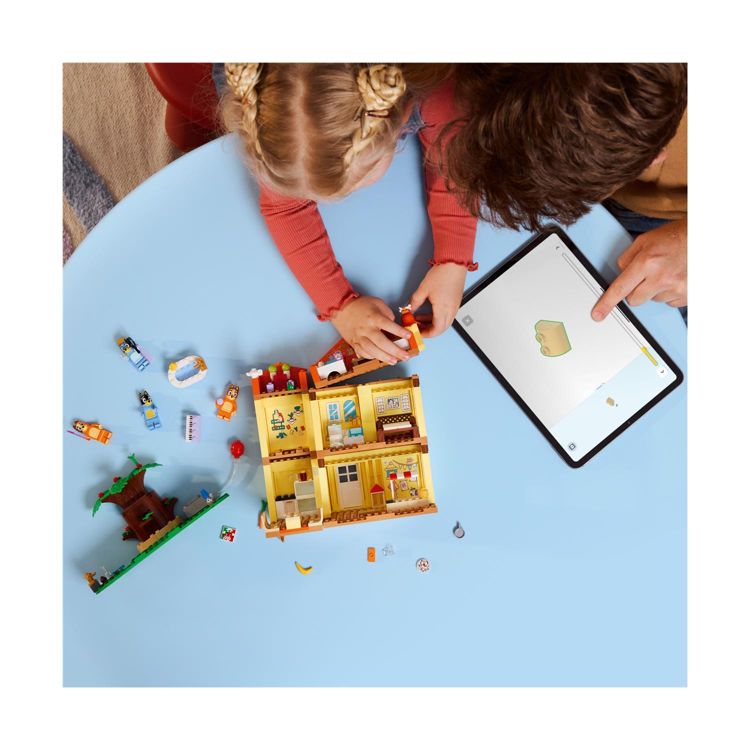 LEGO® Bluey: Bluey’s Family House (11203) - Image 4