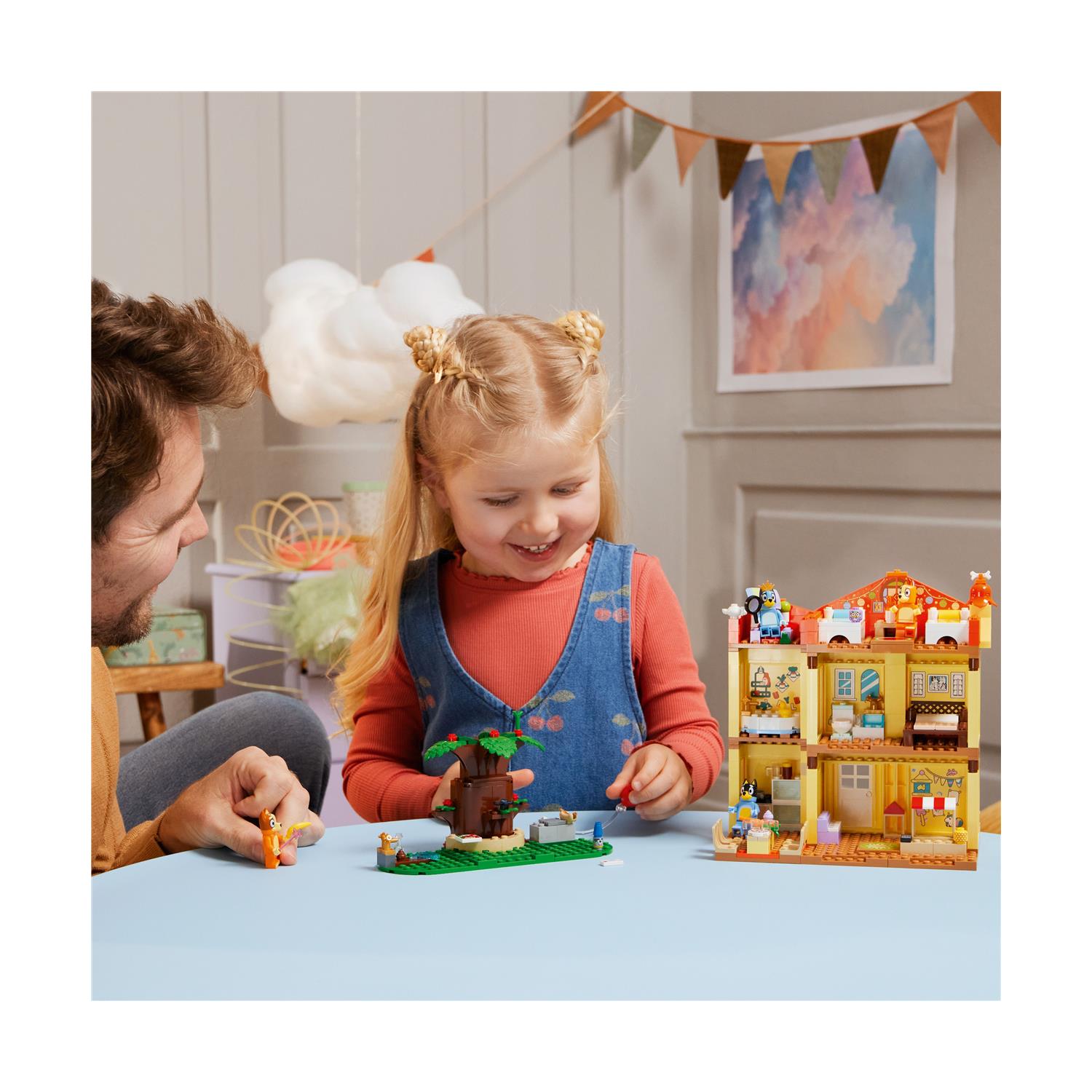 LEGO® Bluey: Bluey’s Family House (11203) - Image 5