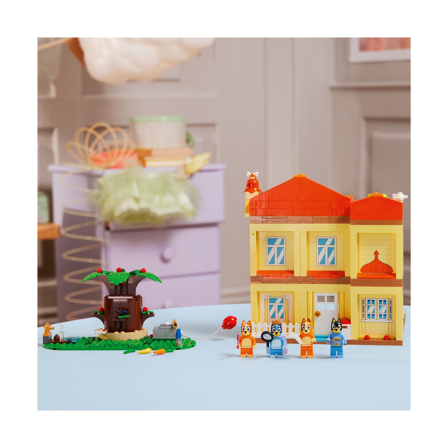 LEGO® Bluey: Bluey’s Family House (11203) - Image 6