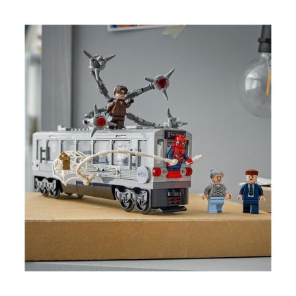 LEGO® Marvel: Spider-Man vs. Doc Ock Subway Train Scene (76321) - Image 6