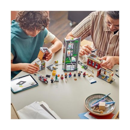 LEGO® Marvel: Spider-Man vs. Oscorp (76324) - Image 4