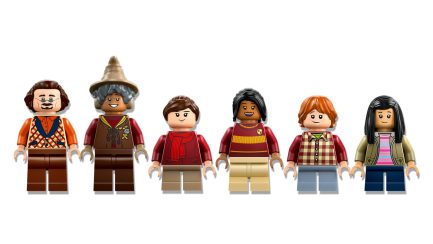 LEGO® Harry Potter™: Quality Quidditch™ Supplies & Ice Cream Parlour (76452) - Image 10