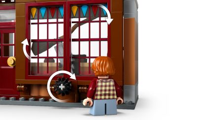 LEGO® Harry Potter™: Quality Quidditch™ Supplies & Ice Cream Parlour (76452) - Image 11