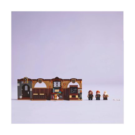 LEGO® Harry Potter™: Hogwarts™ Castle: Charms Class (76442) - Image 6