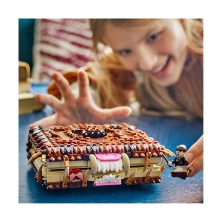 LEGO® Harry Potter™: Chomping Monster Book of Monsters (76449) - Image 5