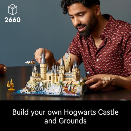 LEGO® Harry Potter™: Hogwarts™ Castle and Grounds (76419) - Image 2