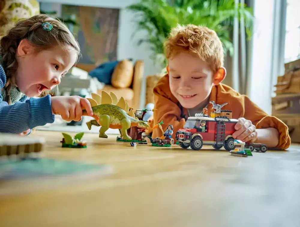 LEGO® Jurassic World: Chaos Theory - Dinosaur Missions Stegosaurus Discovery (76965) - Image 6