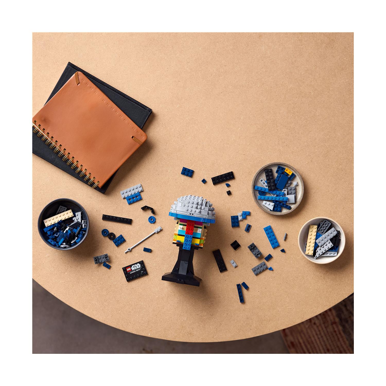 LEGO® Star Wars™: Jango Fett™ Helmet (75408) - Image 4