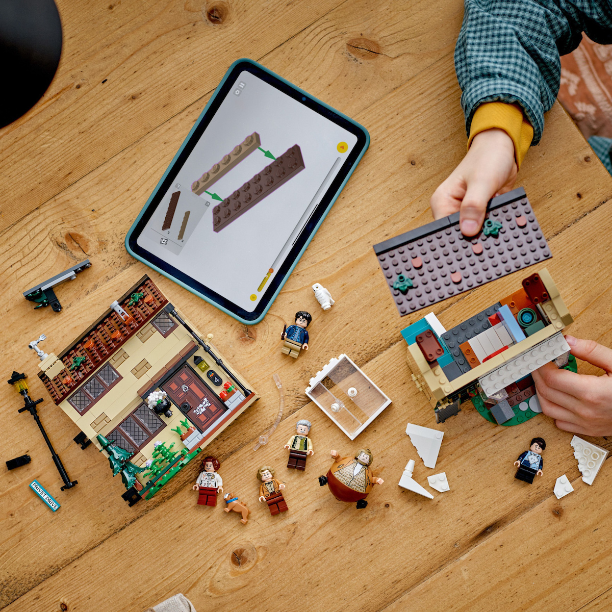 LEGO® Harry Potter™: Privet Drive: Aunt Marge’s Visit (76451) - Image 3