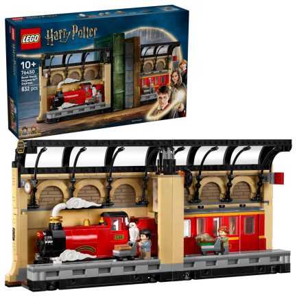 LEGO® Harry Potter™: Book Nook: Hogwarts™ Express (76450)