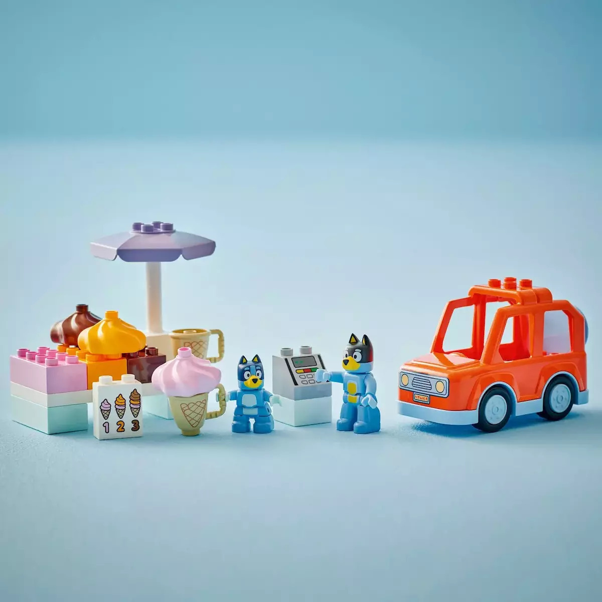 LEGO® DUPLO® Bluey: Ice Cream Trip with Bluey (10458) - Image 4