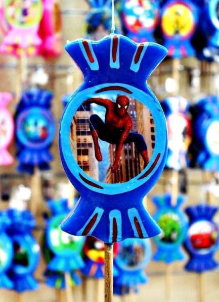 Λαμπάδα Πασχαλινή Gerakis Καραμέλα print άντρας αράχνη 19x10x2cm (001601-A)