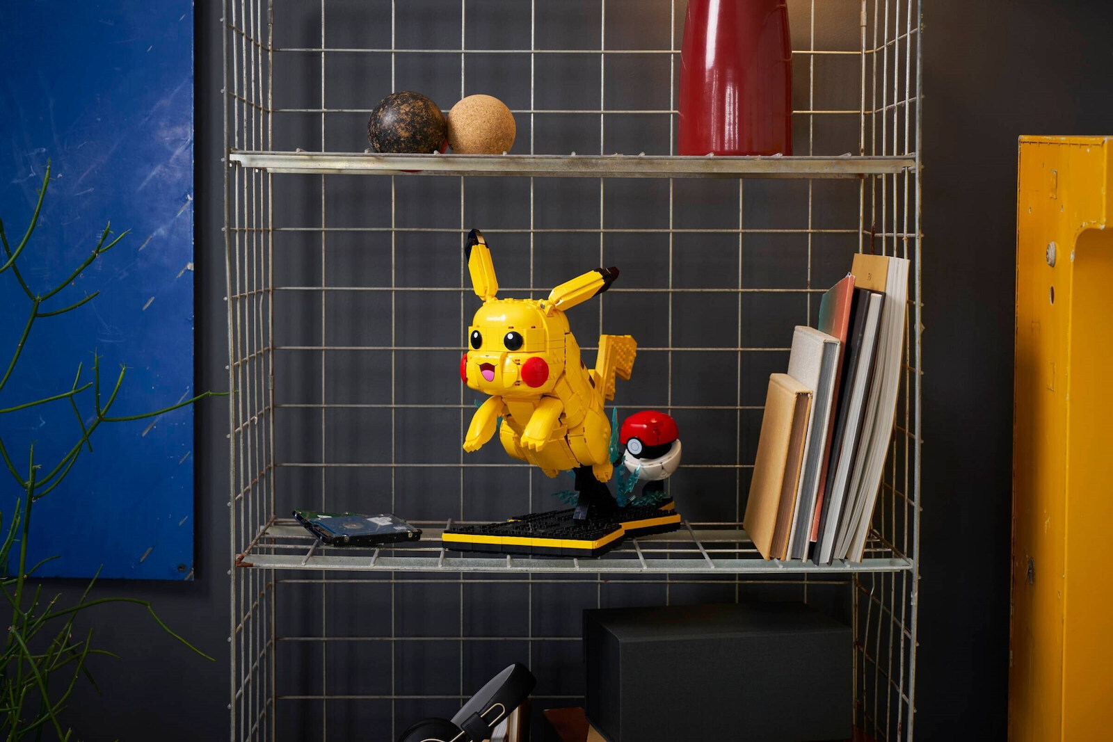 LEGO®Pokémon: Pikachu and Poké Ball (72152) - Image 6