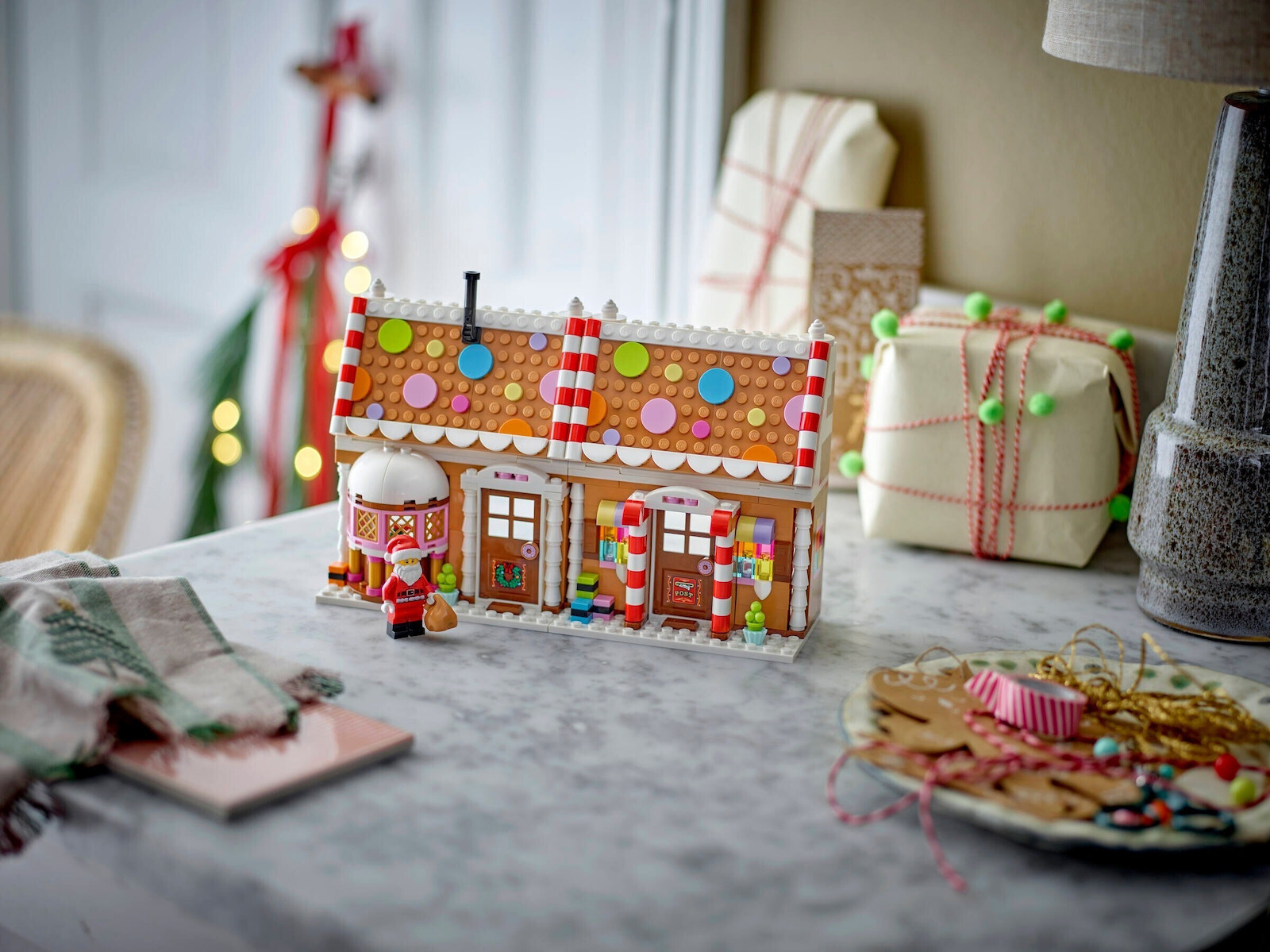 LEGO Festive Gingerbread House για 10+ Ετών 498τμχ (40809) - Image 4
